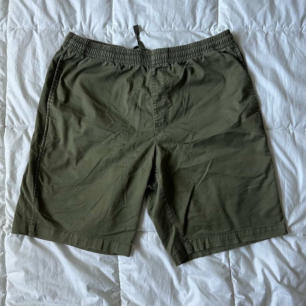 Uniqlo Men’s Olive Green Casual Shorts